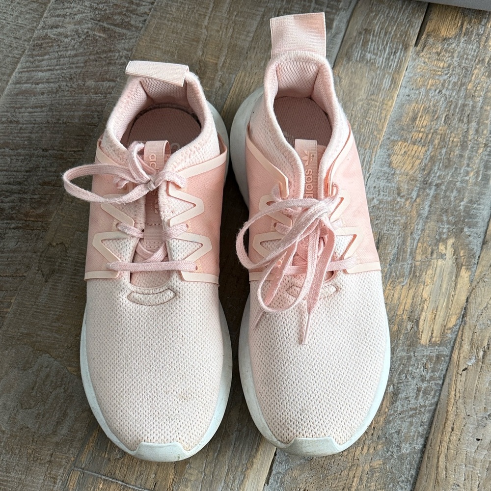 Adidas Women’s Tubular Viral 2 Ice Pink Size 9